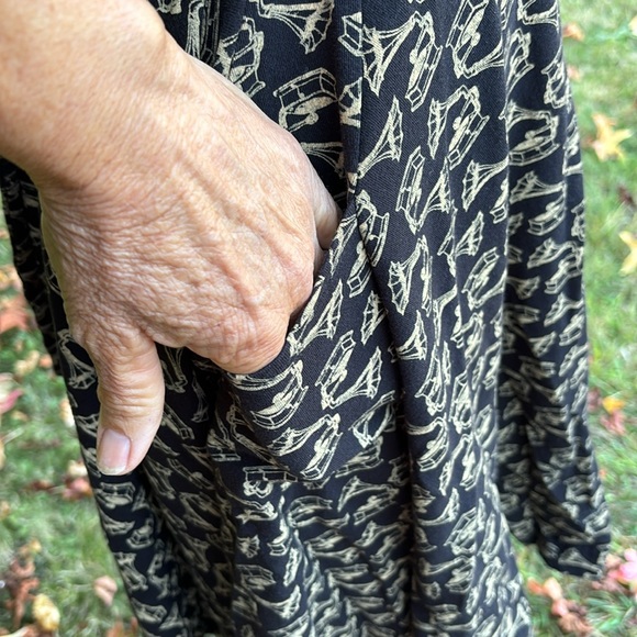 Effie’s Heart Sleeveless Dress - Picture 10 of 13